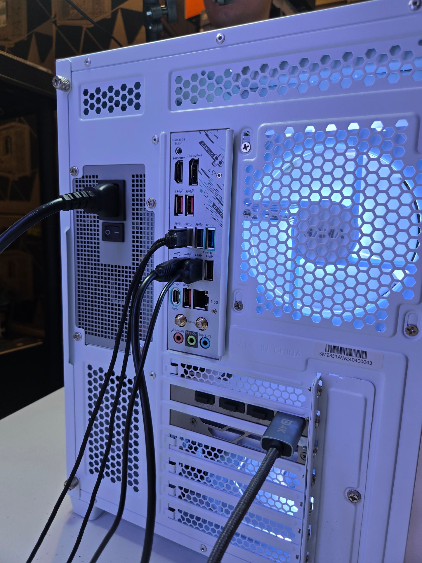 RTX 5080 + 9800X3D - Techbytes