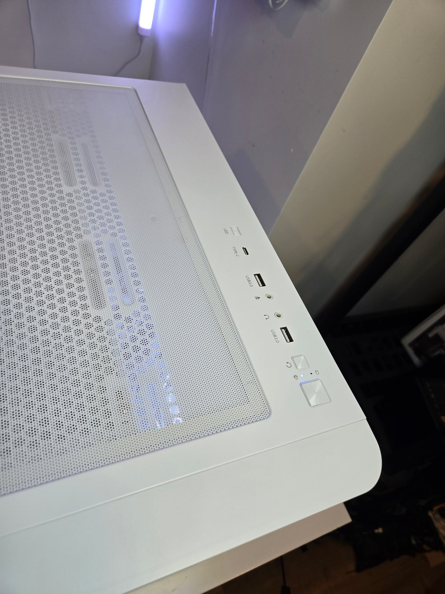 RTX 5080 + 9800X3D - Techbytes
