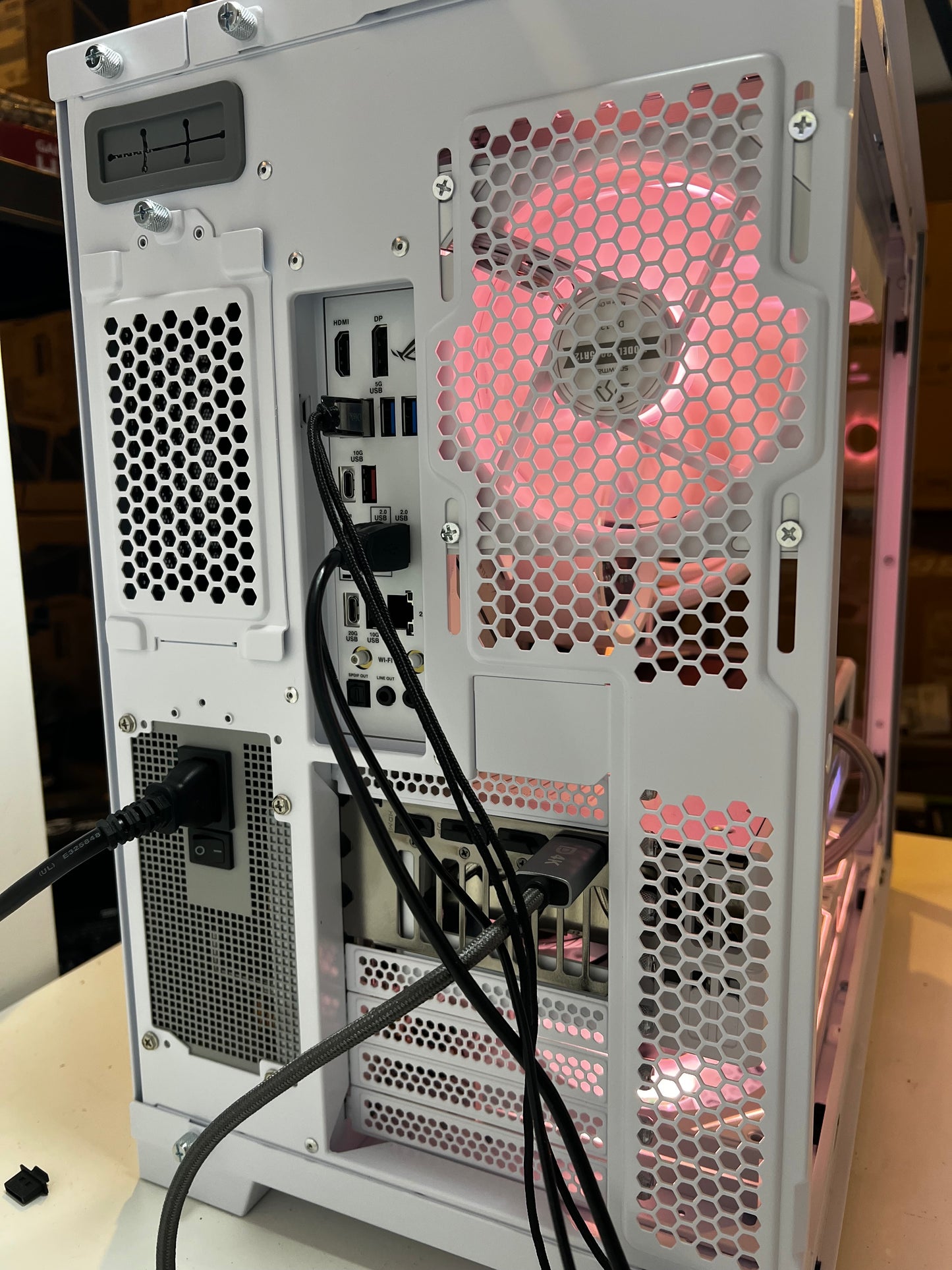 RTX 5090 Aorus Master | Ryzen 9 9950X3D - Techbytes