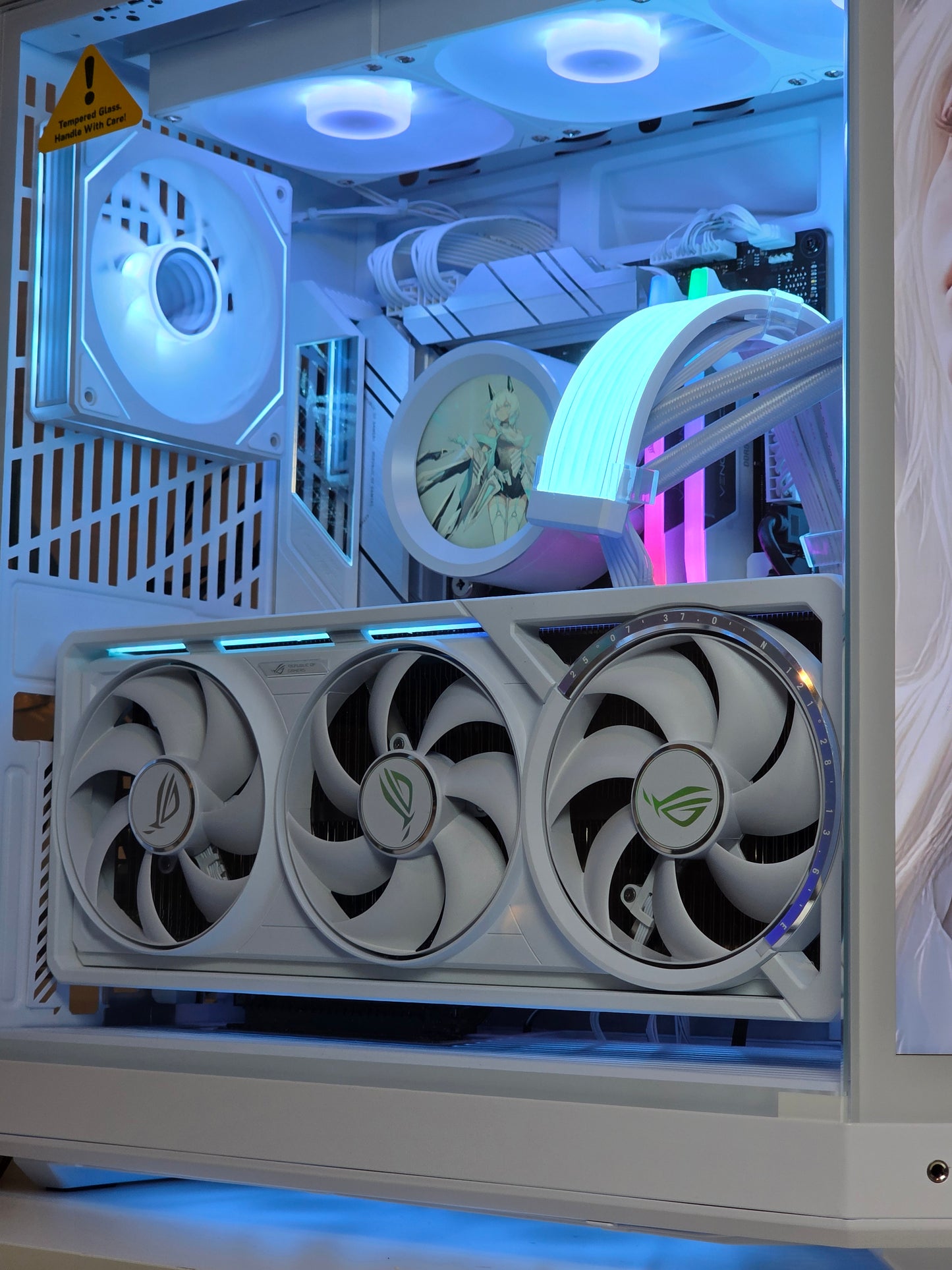 HYTE Y70 Customizable