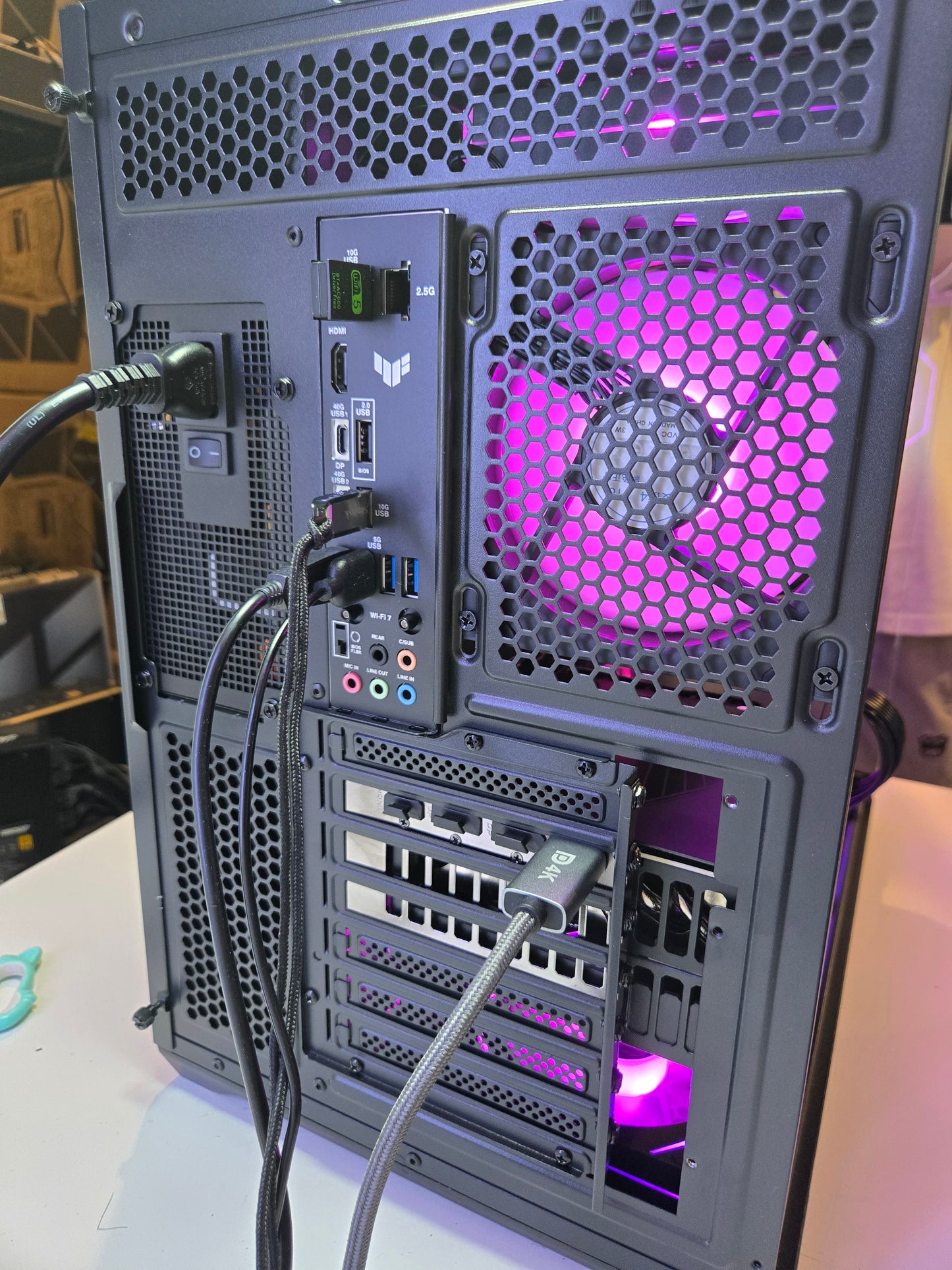 RTX 5090 Ryzen 9 9950X3D - Techbytes
