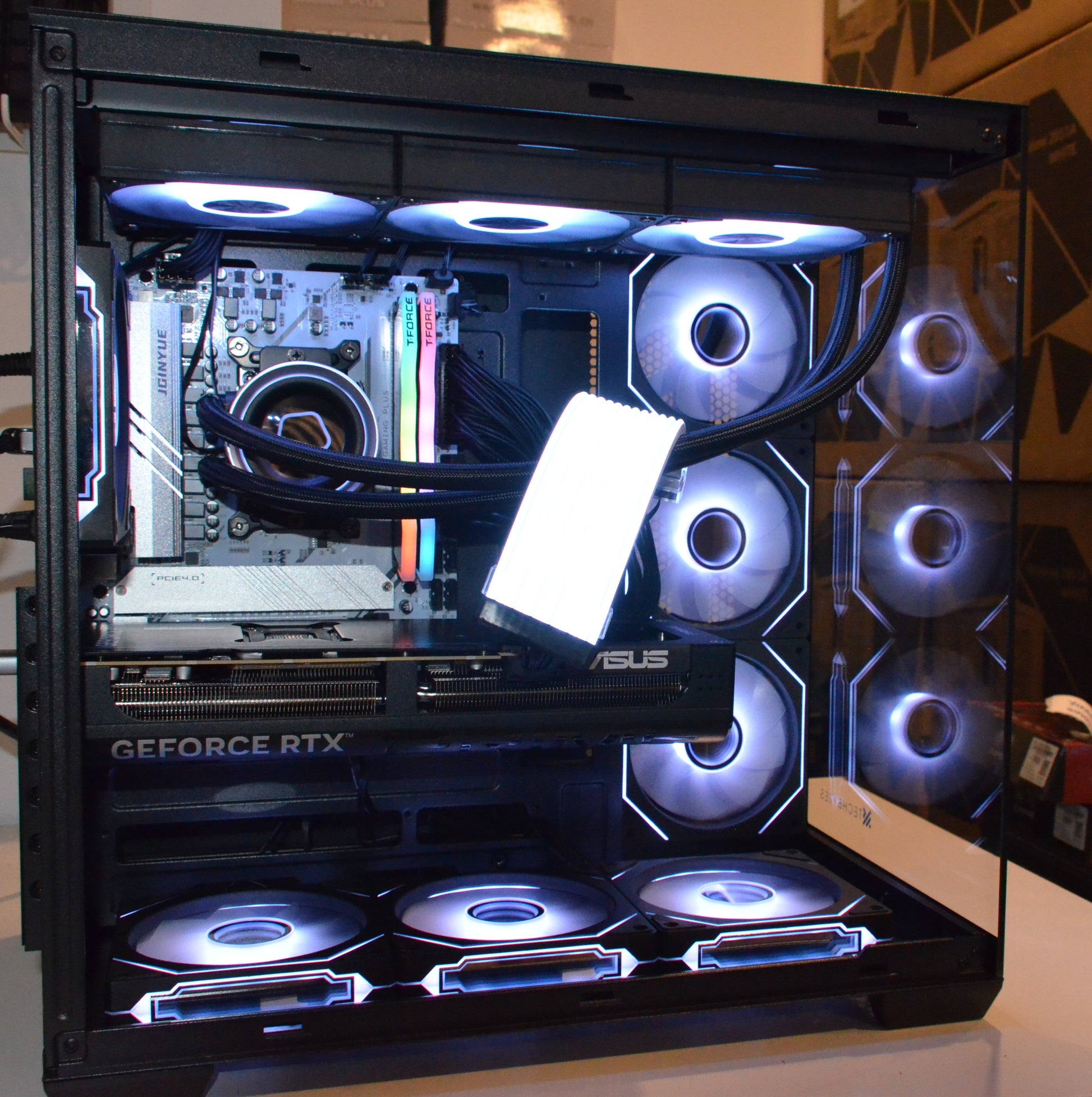 RTX 5070ti | Ryzen 7 9800X3D - Techbytes